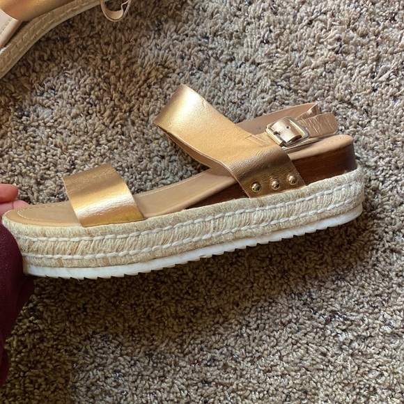 Sandals - Picture 2 of 5